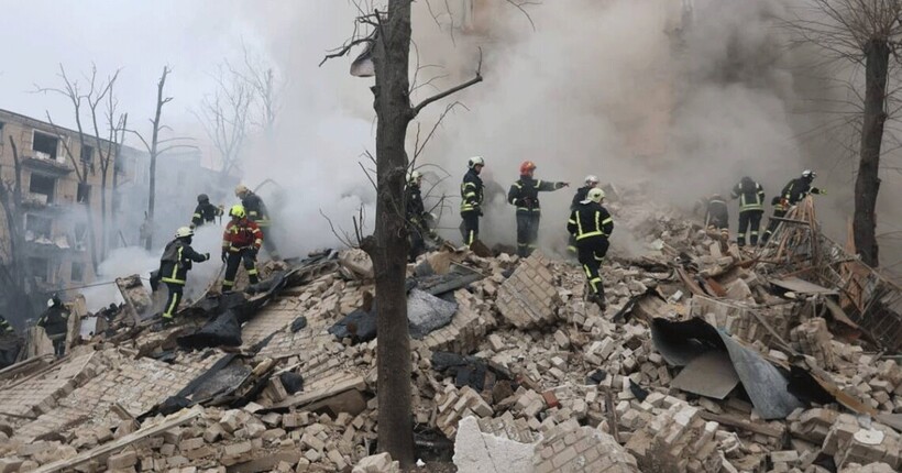 У Харкові з-під завалів рятувальники дістали ще двох загиблих 