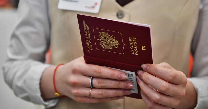 Видача паспортів рф на ТОТ сповільнилась: Федоров назвав причину