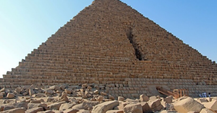 Проєкт століття: археологи збираються відновити найменшу з пірамід Гізи