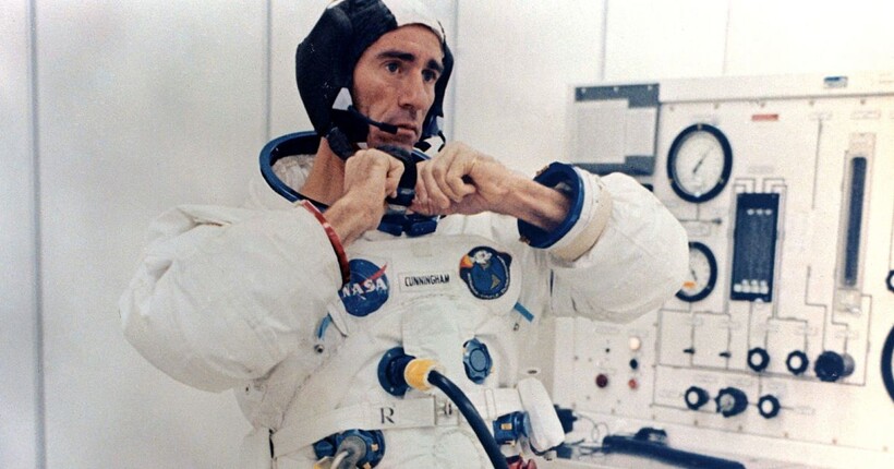 Помер останній астронавт першої успішної космічної місії 