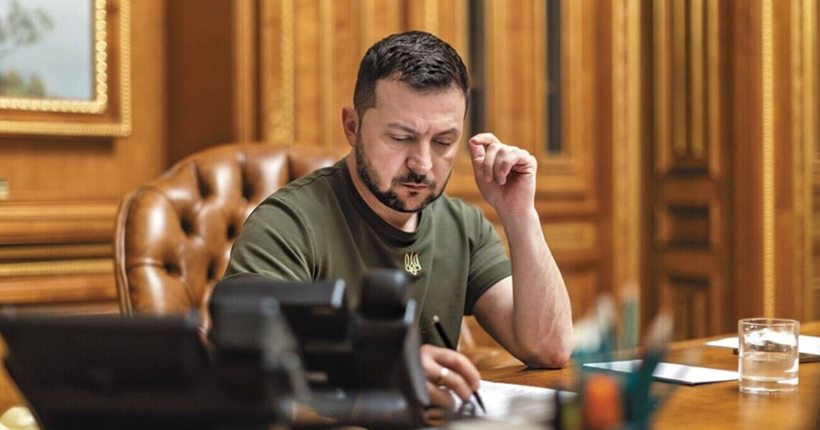 Офіційні Укази: Зеленський звільнив Залужного та призначив Сирського на посаду Головкома ЗСУ