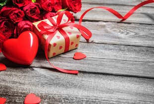 Що подарувати коханій людині на 14 лютого в бюджеті до 1000 грн