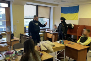 Прикривались допомогою хворим дітям: поліція ліквідувала у Житомирі злочинну організацію