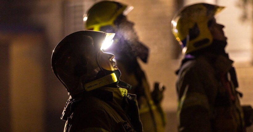 Рятувальники виявили під завалами зруйнованої рф багатоповерхівки у Дніпрі тіло жінки, - ОВА