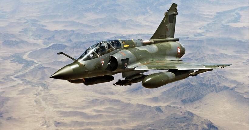 Французькі винищувачі підняли в небо для перехоплення російського військового літака