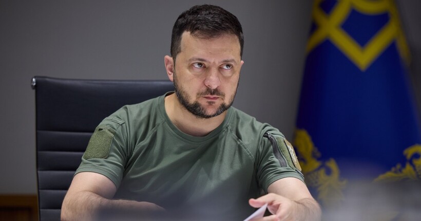 Зеленський відреагував на ідею Макрона відправити війська в Україну (відео)
