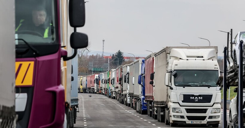 На кордоні з Польщею блокуються усі шість напрямків