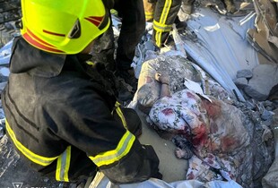 В Одесі рятувальники деблокували тіла мами з немовлям (фото)
