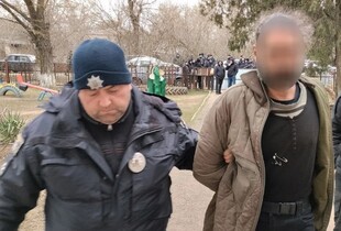 На Миколаївщині чоловік викрав 8-річну дівчину і тримав її у схованці під землею 