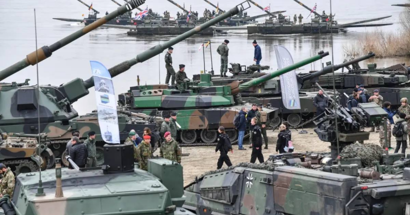 Військові та техніка НАТО відпрацьовують форсування річки Вісла в Польщі
