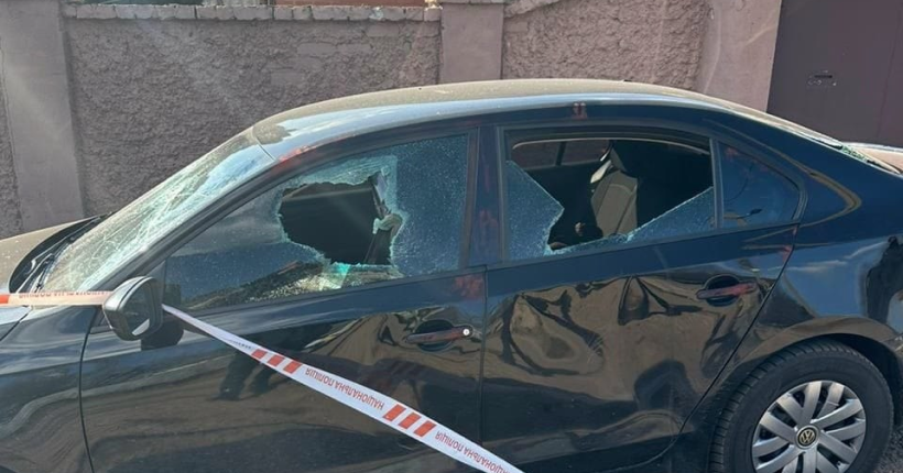 В Кривому Розі невідомі розстріляли автівку - є постраждалий