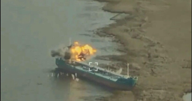У ВМС розповіли деталі про знищений пункт управління рф на танкері 