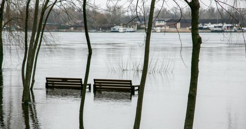 Плюс 45 см за п'ять днів: у Києві зростає рівень води в Дніпрі