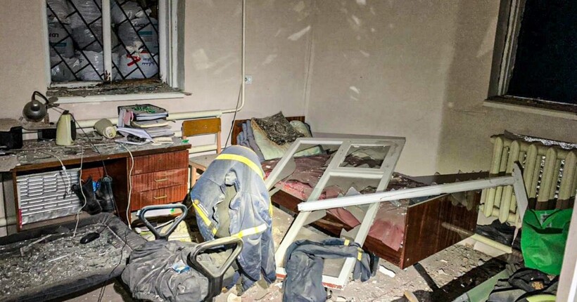 Окупанти цієї ночі скинули КАБ на пожежну частину на Харківщині: поранено рятувальника
