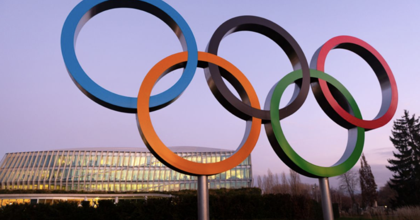 МОК затвердив новий гімн і прапор для нейтральних російських та білоруських спортсменів
