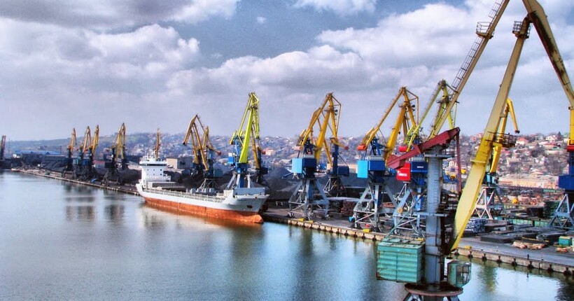 У Маріупольський порт вперше від початку року прибуло російське судно