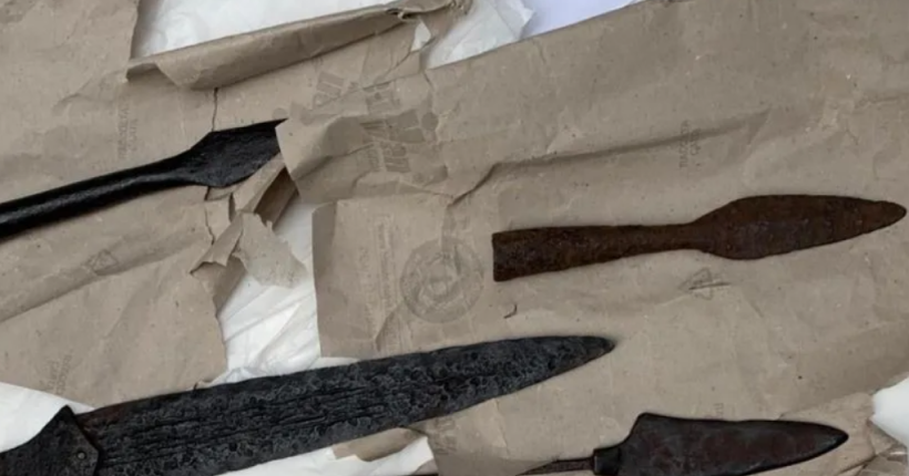 Нідерланди передали Україні вісім незаконно вивезених артефактів