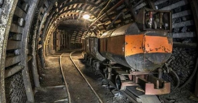 Через знеструмлення під землею застрягли гірники у шахтах на Донеччині та Дніпропетровщині