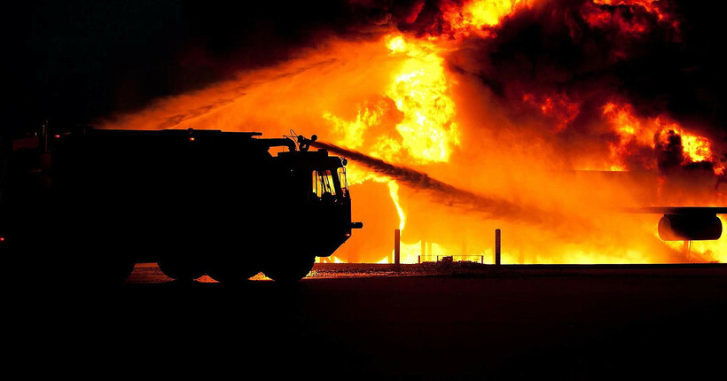 У Самарській області спалахнула пожежа на НПЗ (фото)
