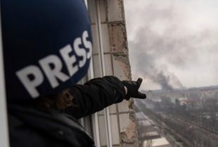 Росіяни вже скоїли 575 злочинів проти журналістів і медіа: дані Мінкульту