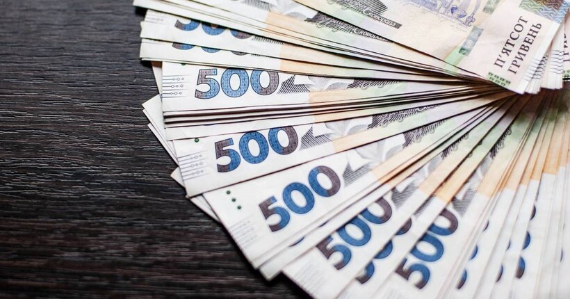 На що вистачить нової мінімальної зарплати 8000 грн: валюта, житло, авто і продукти
