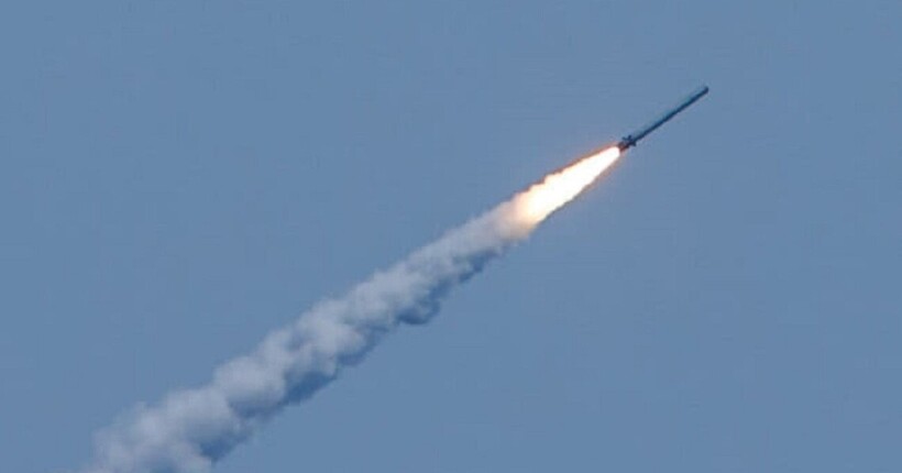Окупанти завдали ракетного удару по Дніпру: що відомо