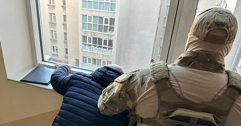 Вимагав десятки тисяч доларів: СБУ затримала заступника голови Одеської ОВА