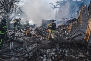 У Костянтинівці з-під завалів будинку дістали тіла жінки та дитини