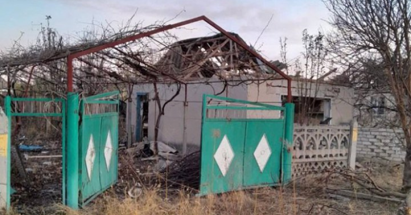 Росіяни вдарили по селу Козацьке на Херсонщині - двоє людей постраждали 