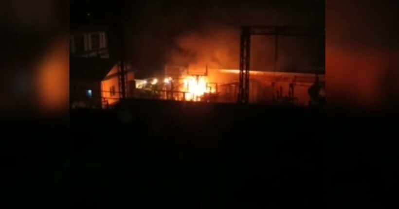 Знеструмлено військові заводи рф: в Брянську вночі сталась пожежа на підстанції