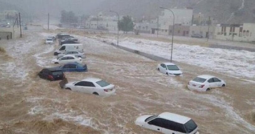 ОАЕ накрили зливи, в Омані через потужні опади вже загинуло 18 осіб