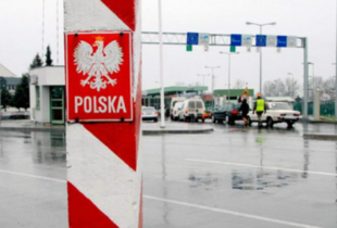 Поляки відновили рух вантажівок на двох пунктах пропуску