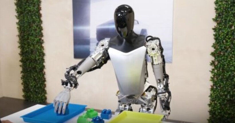 Андроїди від Tesla: Маск анонсував продаж роботів-гуманоїдів Optimus