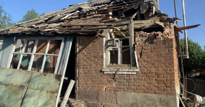 Окупанти обстріляли приватний будинок Вовчанська, є жертва