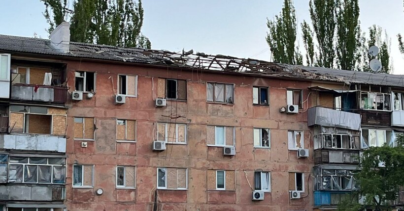 Пошкоджено ДНЗ, АЗС та житлові будинки: окупанти тричі накрили Нікополь вогнем