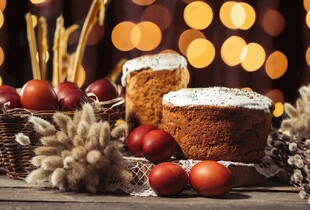 Як святкувати Великдень: традиції, рецепти пасок, барвники для крашанок та наповнення кошику