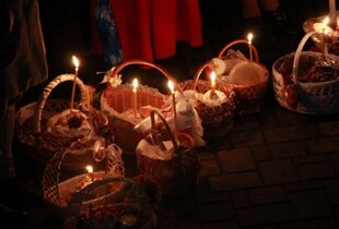Великдень в Україні: скільки людей відвідали церкви ввечері або знаходилися на нічних богослужіннях