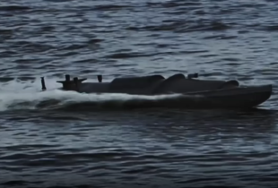 ГУР у Криму морським безпілотником уразило ворожий швидкісний катер