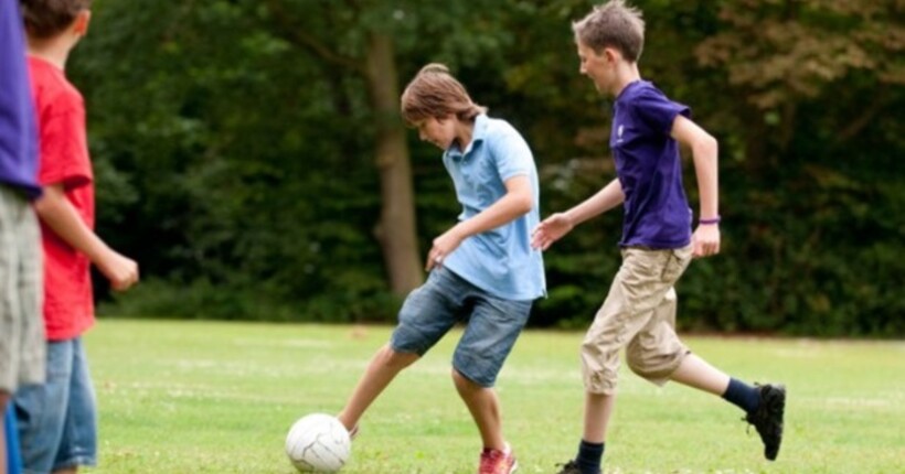 Хлопці просто грали у футбол: всі троє дітей у вкрай важкому стані після 