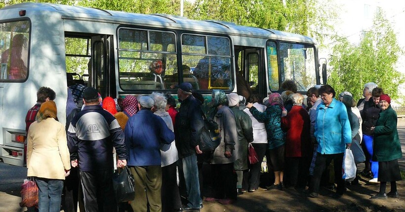 У Києві організували додаткові автобусні маршрути на поминальні дні