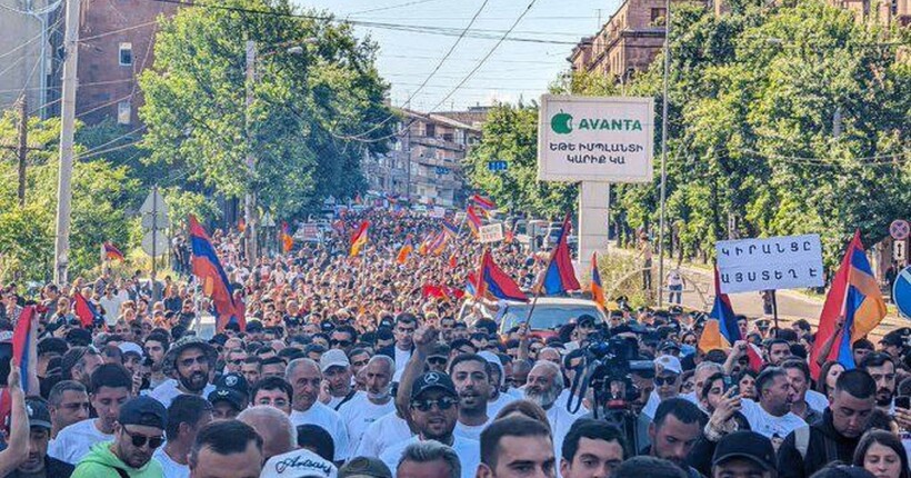 У Вірменії почалися акції протесту з вимогою відставки Пашиняна