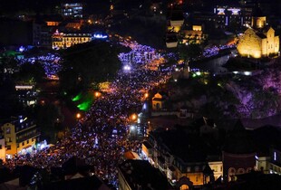 В Грузії на акцію протесту щодо закону про іноагентів вийшли понад 200 тисяч осіб