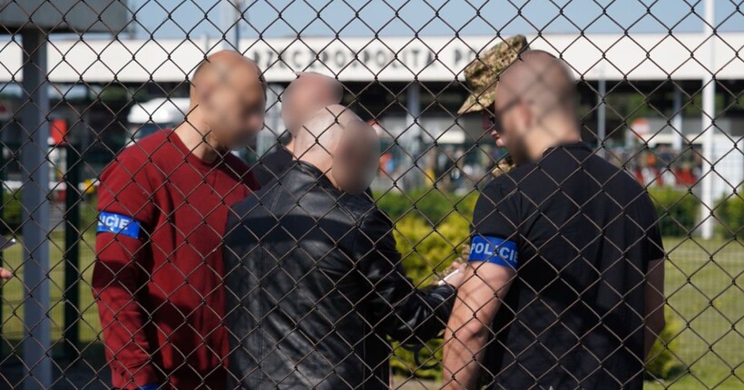 Ошукали людей на 5,5 млн грн: Україна екстрадувала в Чехію шістьох іноземців