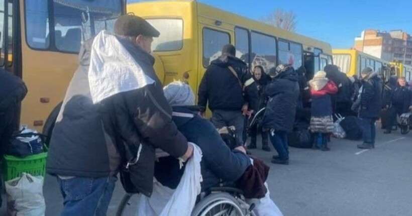Евакуація з Харківщини: є люди, які чекають, поки поблизу ще пару разів щось прилетить, - поліція