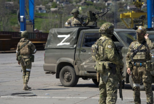 У північній частині Вовчанська окупанти беруть цивільних у полон, відомо про перші розстріли — МВС