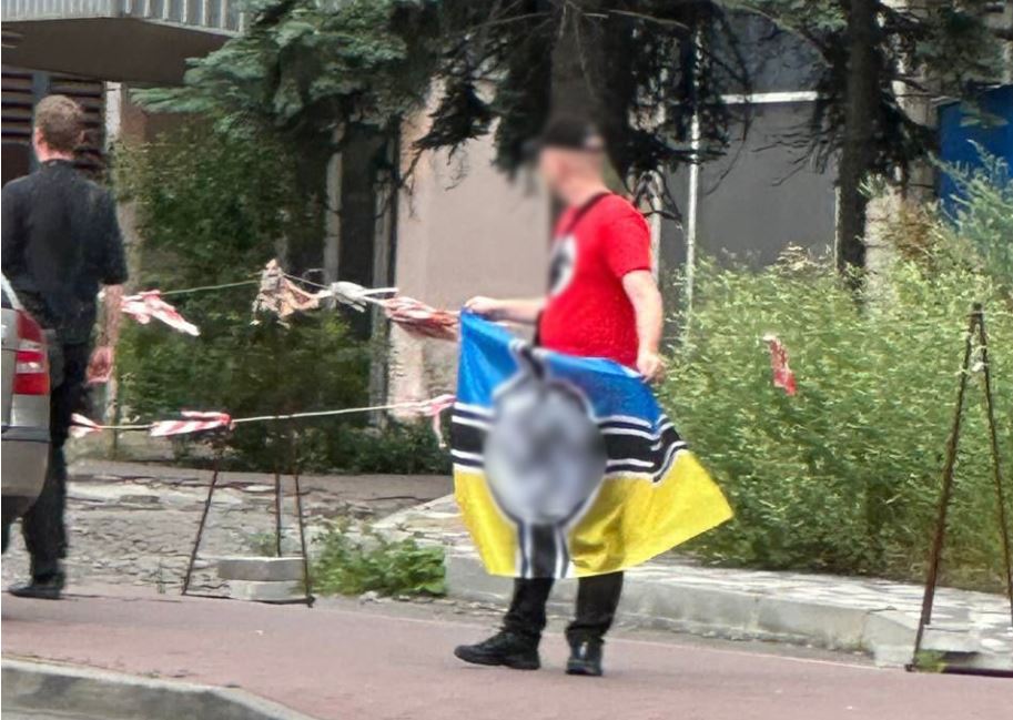 свастика