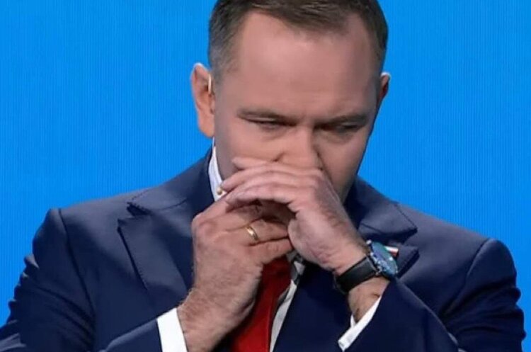 скандал Навроцький