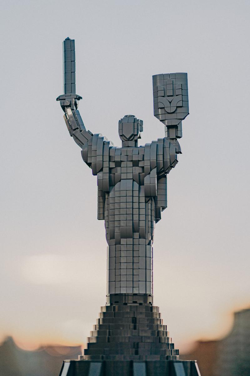 The-Mother-Ukraine-statue-Kyiv_800x.jpg (59 KB)