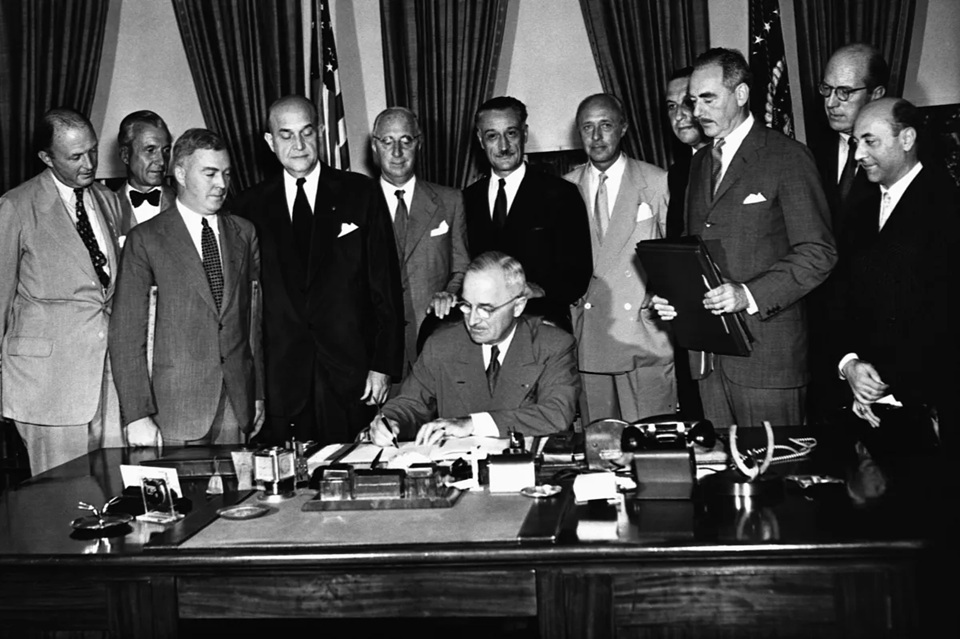 Труман_північноатлантичний_договір_1947.jpg (177 KB)