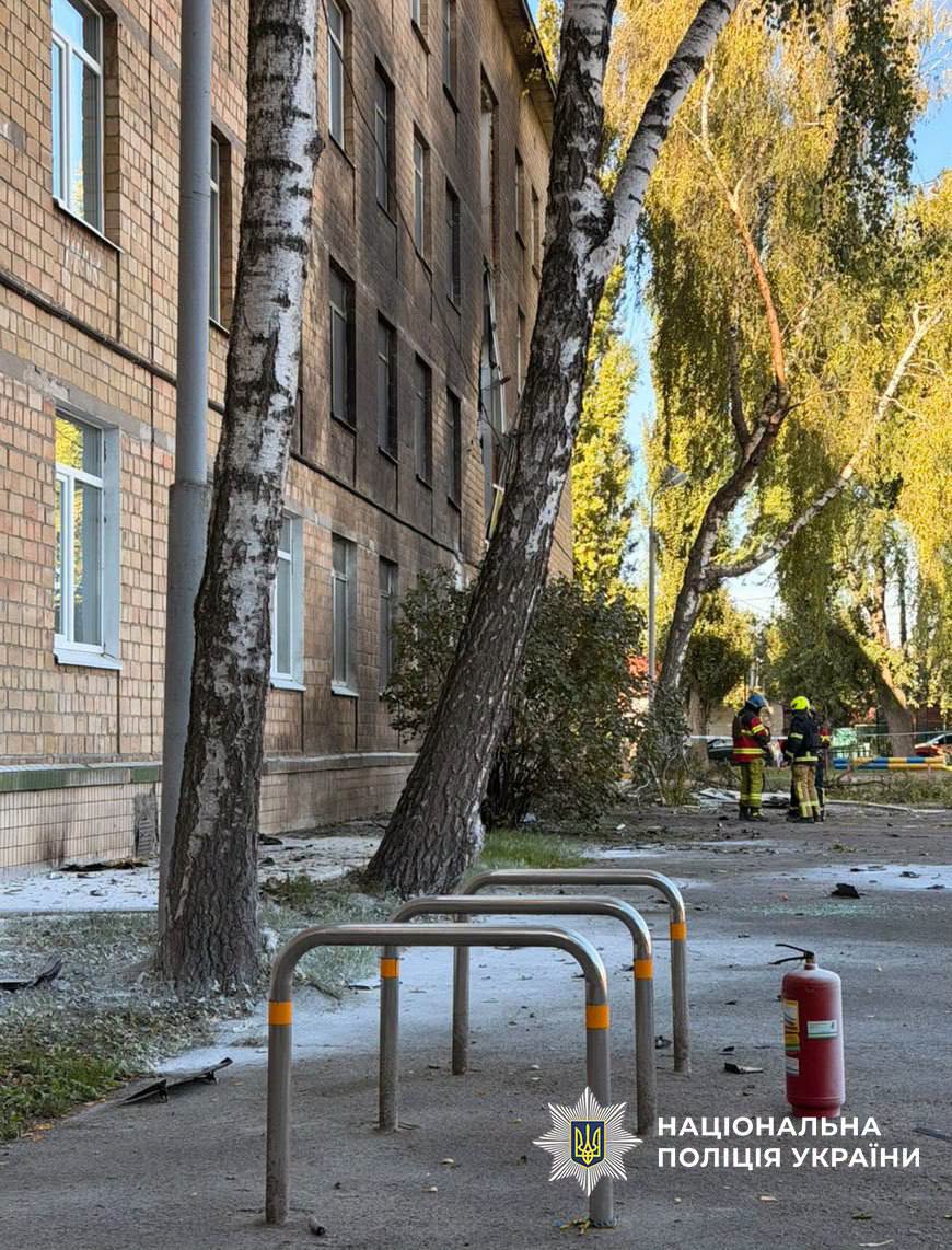 Приліт у школу у Києві 1 жовтня. Фото: поліція